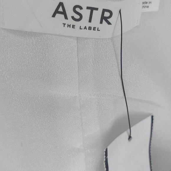 ASTR The Label White Off the Shoulder with Side Zipper - Picture 3 of 4